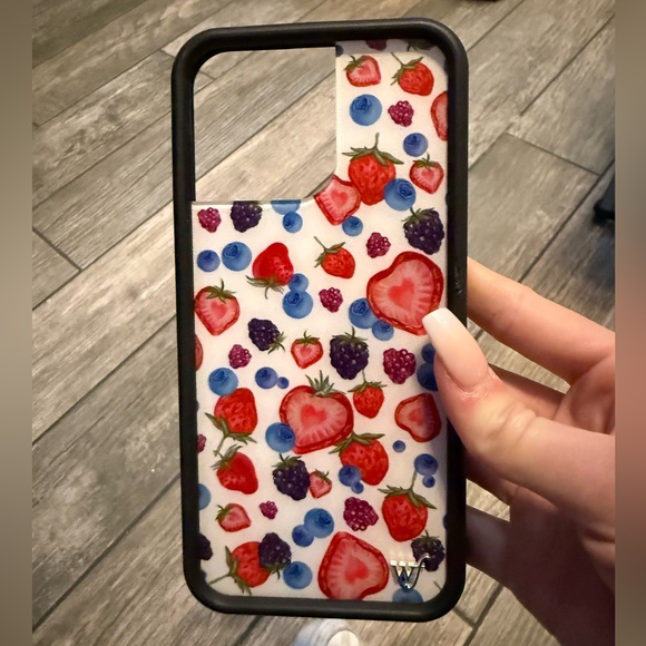 New Wildflower Cases - Fruit Tart, Compatible With Apple IPhone 16 Pro Max - Picture 2 of 3